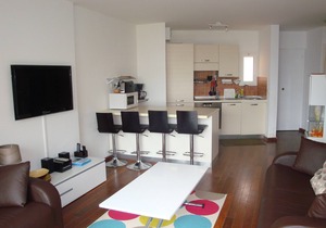 Apartment sleeps 5 with sea view and private garden