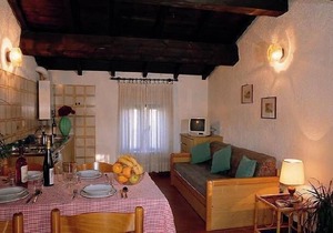 Apartment- Type C - One Bedroom Apartment, Sleeps 4
