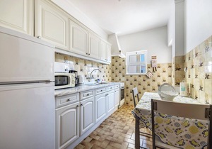 Apartment Villas Brites nº4 with Shared Pool, Shared Garden, Balcony & Wi-Fi