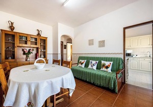 Apartment Villas Brites nº1 with Shared Pool, Shared Garden, Terrace & Wi-Fi