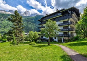 Apartment with Lovely Terrace near Lift Station