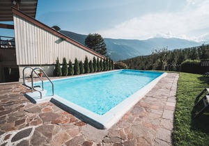 Apartment "Wanda 2" with Wi-Fi, Balcony & Shared Pool