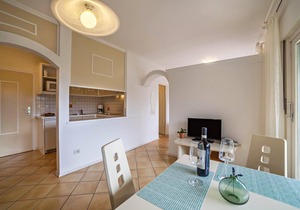 Apartment "Wanda 5" with Wi-Fi, Balcony & Swimming Pool