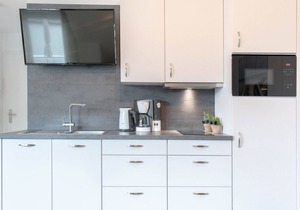 Apartment wind force 9