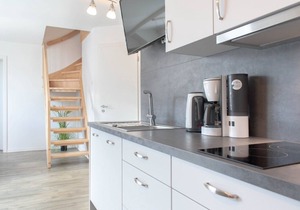 Apartment wind force 9