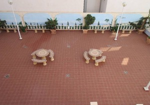 Apartment with comunity's pool, Ideally Located Between The Sea and City Center