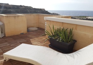 Apartment with Exceptional Sea and Cliff Views