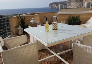 Apartment with Exceptional Sea and Cliff Views