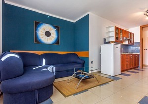 Apartment with large pool, table tennis and table football