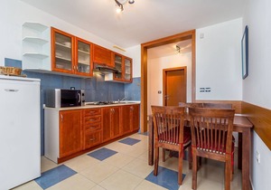 Apartment with large pool, table tennis and table football
