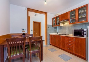 Apartment with large pool, volleyball court, table tennis and table football