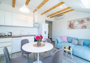 Apartments Amalija - Two Bedroom Apartment with Balcony and Sea View