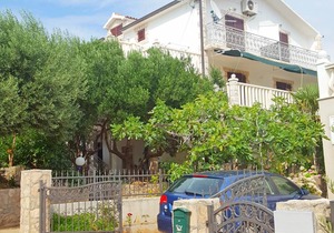 Apartments and rooms Mira Studio apartment