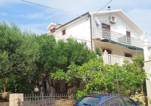 Apartments and rooms Mira Studio apartment
