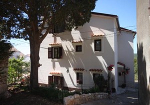 Apartments and rooms with parking space Cunski, Losinj - 2498