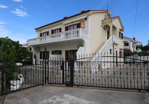 Apartments Balent (10044-A3) - Silo - island Krk