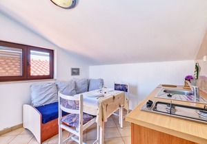Apartments Maria, (14397), Cunski, hr