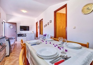 Apartments Maria, (14398), Cunski, hr