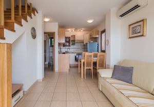 Apartments Marjanca, (16181), Klimno, hr