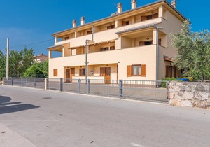 Apartments Marjanca, (16182), Klimno, hr