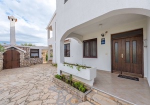 Apartments Mate (23961-A1) - Pag - island Pag