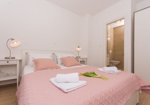 Apartments Villa LA (59731-A1) - Drvenik Veliki