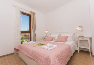 Apartments Villa LA (59731-A1) - Drvenik Veliki