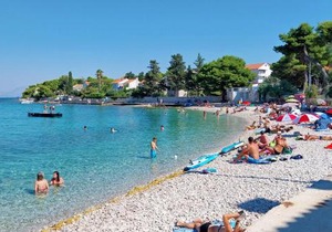 Apartments with a parking space Sutivan, Brac - 744