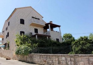 Apartments with a parking space Sutivan, Brac - 17537
