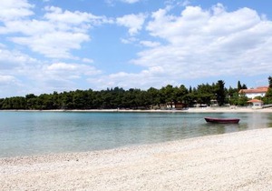 Apartments with parking space Pirovac, Sibenik - 15320