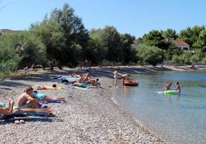 Apartments with parking space Sutivan, Brac - 5654