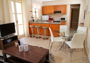 Aphrodite Hills 1 BR APTMT * BEST VALUE AND RESORT LOCATION * Sea + ravine views