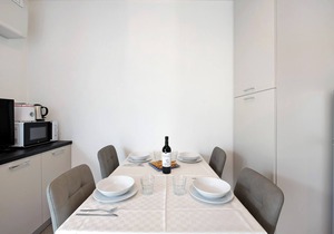 Appartamento 4 Il Tornante with Lake & Mountain Views, Wi-Fi, A/C & Balcony