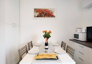 Appartamento 5 Il Tornante with Lake & Mountain Views, Wi-Fi, A/C & Balcony