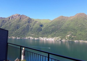 Appartamento 5 Il Tornante with Lake & Mountain Views, Wi-Fi, A/C & Balcony