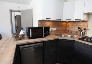 Appartement 6 pers rénové, lumineux, proche des pistes et commerces, balcon et parking privé. - FR-1-417-141