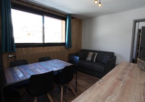 Appartement 6 pers rénové, lumineux, proche des pistes et commerces, balcon et parking privé. - FR-1-417-141