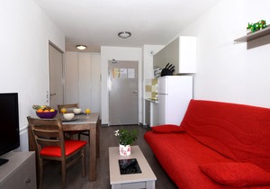 Appartement Abordable | Accès Piscine Intérieure