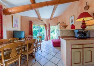 Appartement charmant a Forcalquier avec piscine partagee 40m²