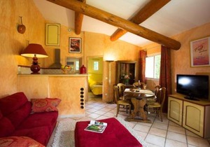Appartement charmant a Forcalquier avec piscine partagee 40m²