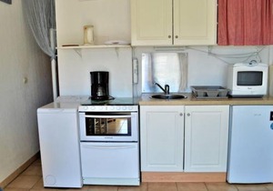 Appartement Climatisé 2 Pièces avec Balcon et Garage Privatif à Cavalaire-sur-Mer - FR-1-226B-101