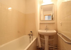 Appartement cosy 4 pers au pied des pistes, balcon et Wifi - FR-1-508-128