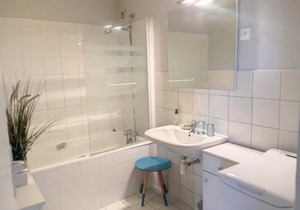 Appartement lumineux avec ascenseur, balcon et wifi gratuit à Granville - FR-1-361-123