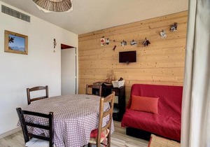 Appartement rénové à 50m des pistes, balcon Est, 2 étoiles, 5 pers. - FR-1-417-24