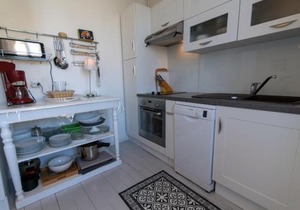Appartement rénové avec vue sur mer au Palais - FR-1-418-80