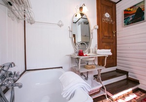 Argegno Chalet Sleeps 8