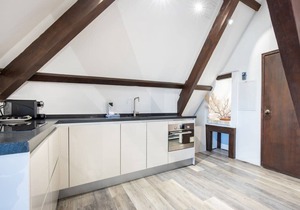 Artistic Townhouse at Wilhelmina Square Willemstad