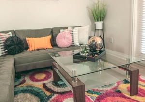 Artsy and Vibrant! Downtown/Deep Ellum w/ Free Parking!