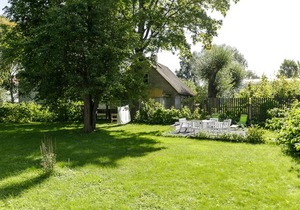 Artsy spacious apartment near hipster Telliskivi