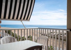 AT020 Apartamento con preciosas vistas de la playa La Paella